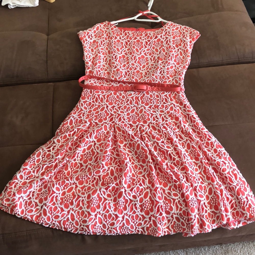 Eva Mendez white and peach lace pleated dress